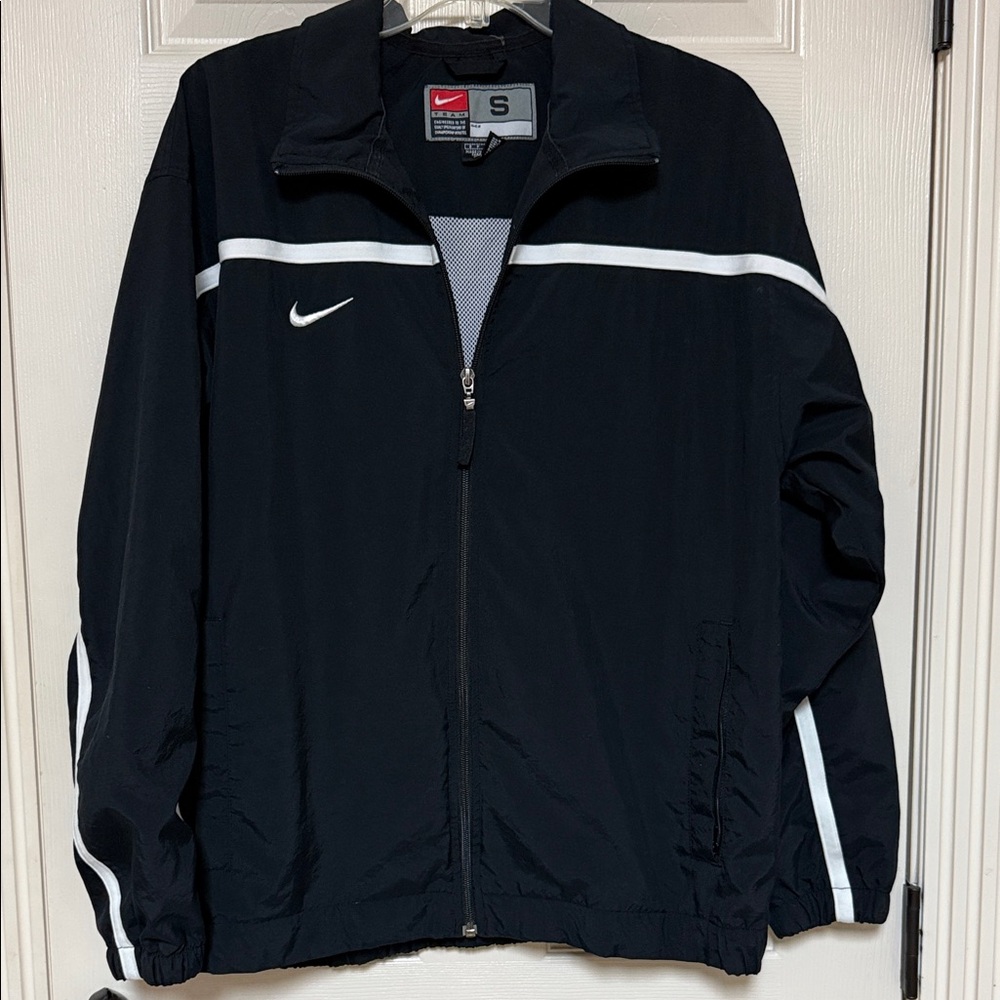 Nike Women’s Black and White Windbreaker